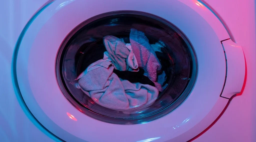 Small laundry changes reducing water and energy waste through efficient drying habits at home