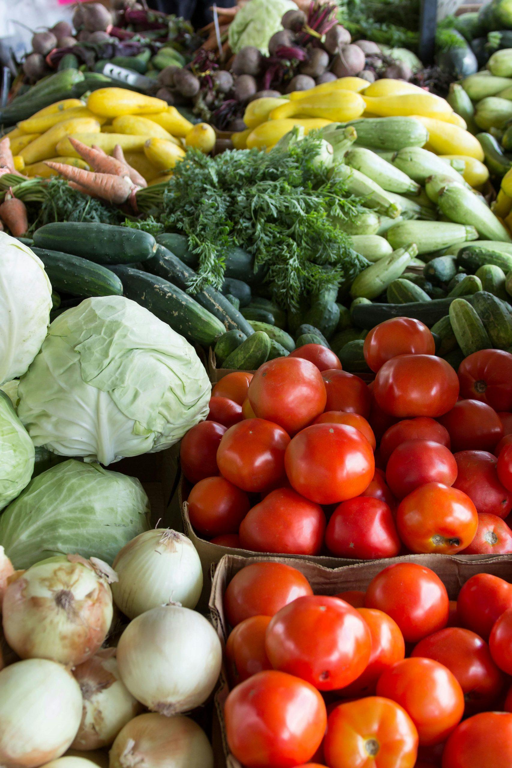 Buying only what a household can use through a simple grocery list and practical shopping habits