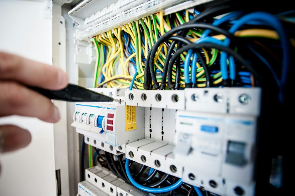Grid pressure rising during electricity demand spikes in a residential power network