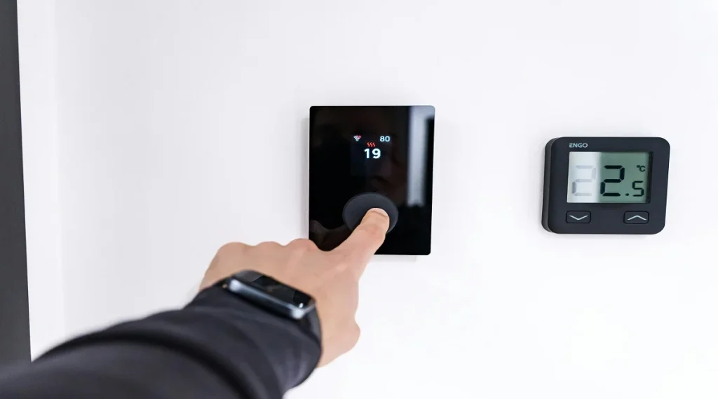 Peak hour energy use affected by home thermostat settings during busy household hours