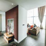 Everyday home habits that waste energy and resources inside a modern living space