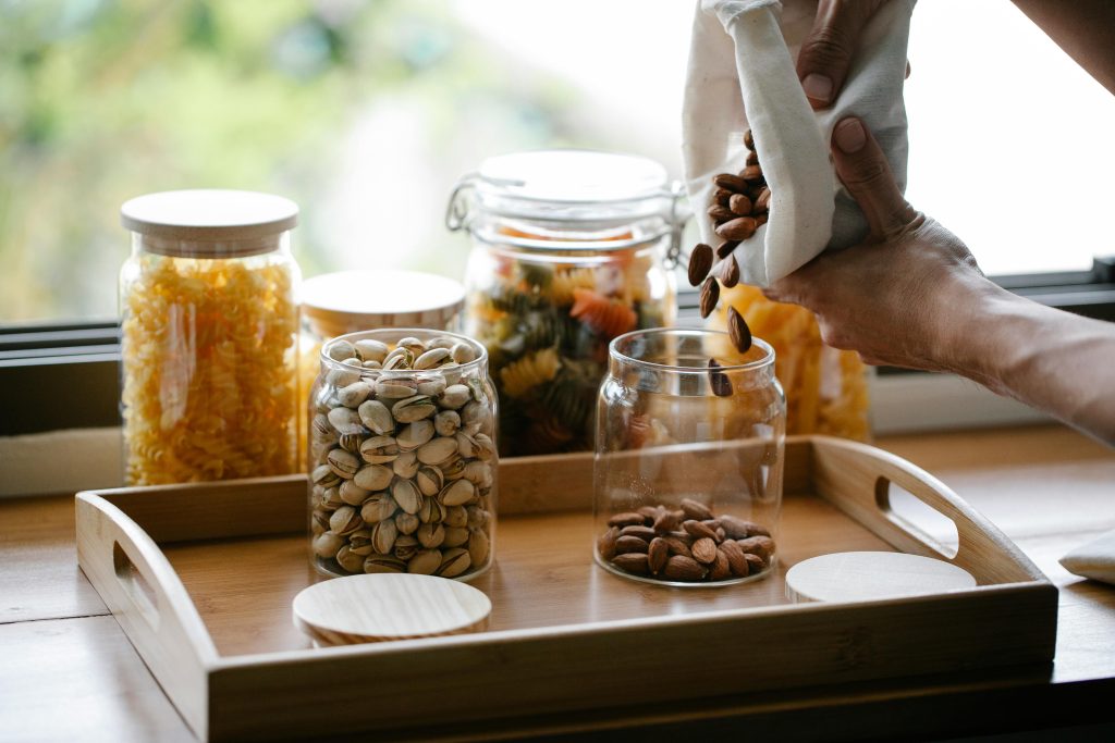 Sustainable home habits that waste less through reusable kitchen items and containers